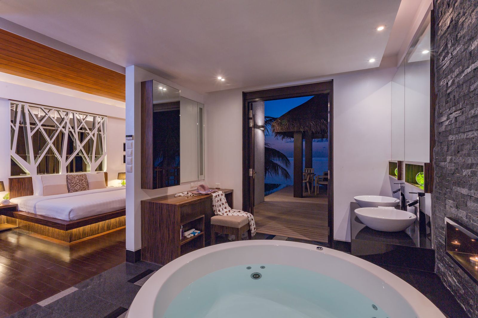 Tropical Hideaway at Kuda Bandos – 4 Nights / 5 Days